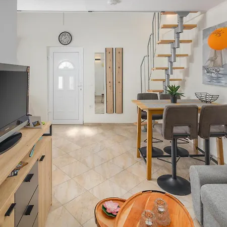 Апартаменты Cozy In Micetici With Wifi