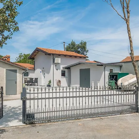 1 Bedroom In Micetici